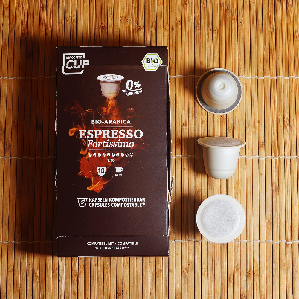 Espresso Fortissimo - a box with three coffee capsules on the right hand side