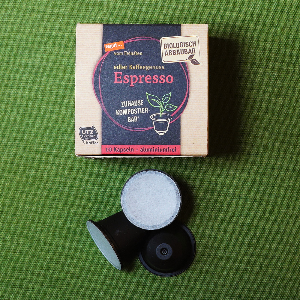 Espresso by Tegut: a coffee capsule box with black capsules on the green background