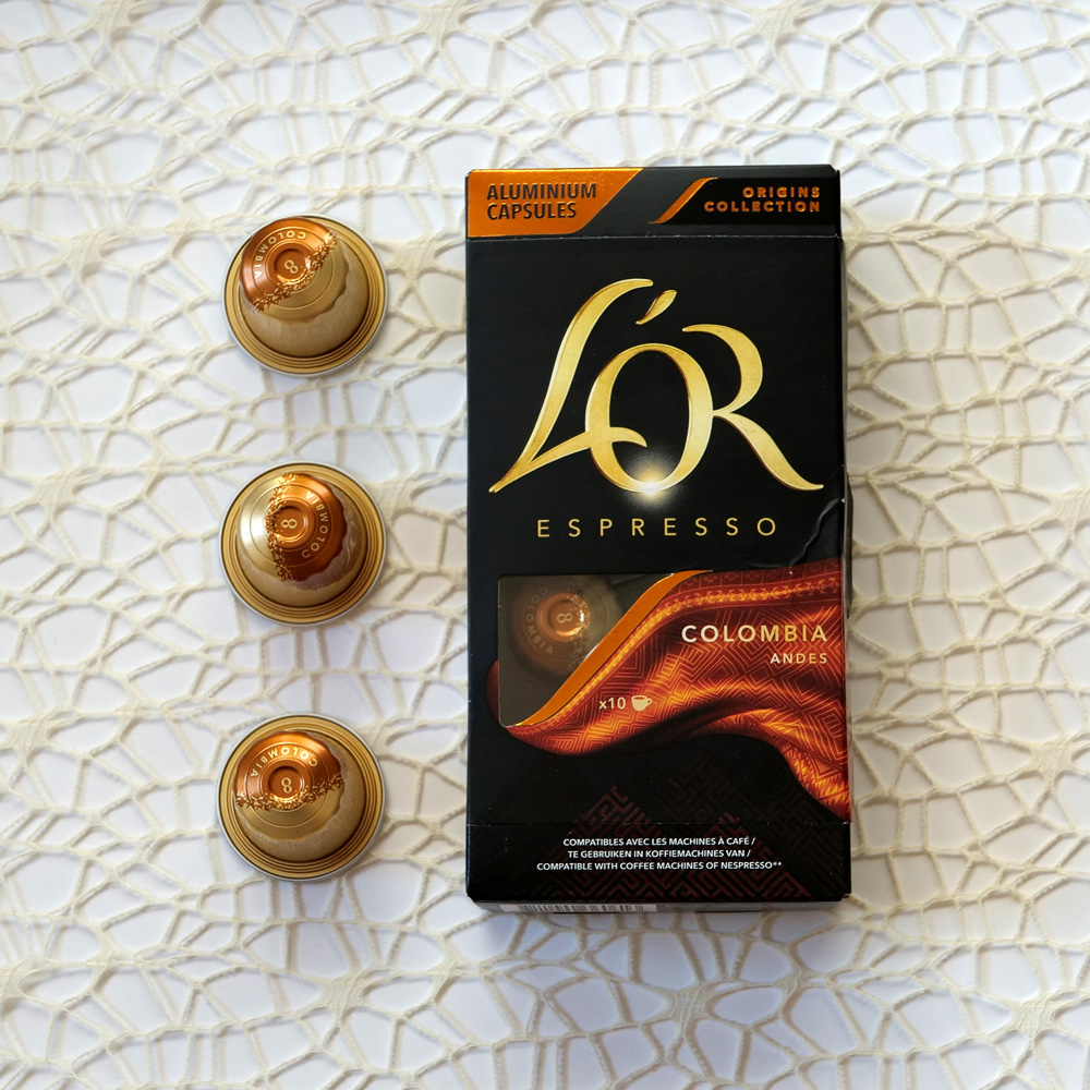 LOr espresso box with three capsules